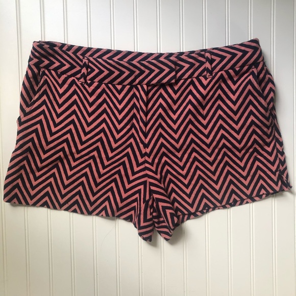 LOFT shorts - Picture 2 of 7